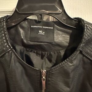 Dorothy Perkins Black Lightweight Shirt Jacket with Quilted Shoulders